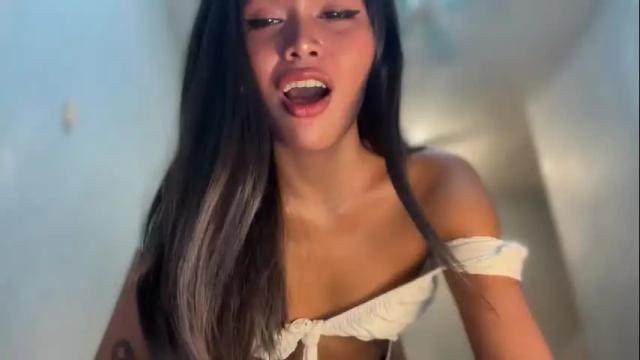Image 8 of sunny_angelx Stream on Chaturbate on 1 month ago