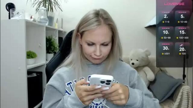 Image 2 of sunny_bunny6 Stream on Chaturbate on 2 months ago