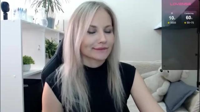 Image 2 of sunny_bunny6 Stream on Chaturbate on 1 month ago