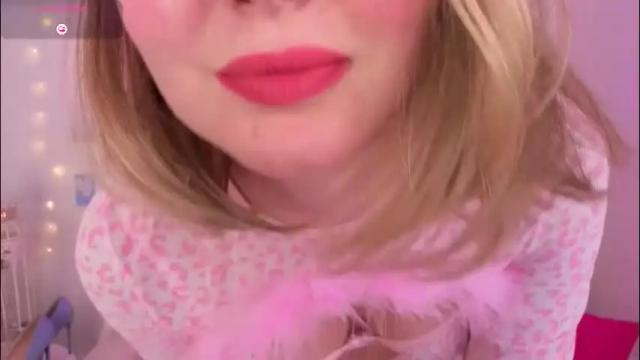 Image 3 of sunny_nicoleee Stream on Chaturbate on 2 months ago