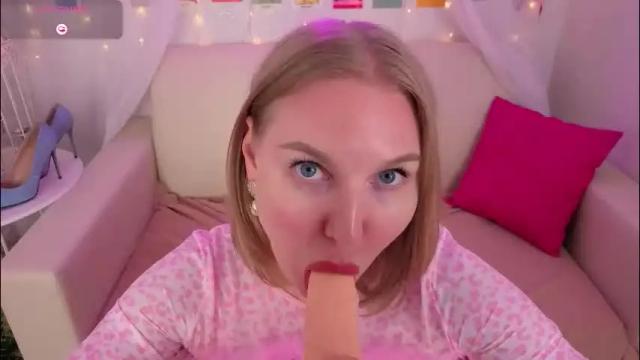 Image 7 of sunny_nicoleee Stream on Chaturbate on 2 months ago