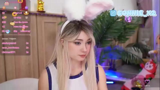 Image 4 of sunny_sonnie Stream on Chaturbate on 2 months ago