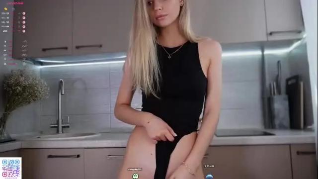 Image 2 of sunshine_diana_ Stream on Chaturbate on 11 days ago