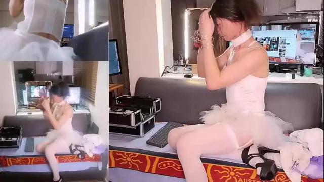 Image 3 of sunshine_sissy Stream on Chaturbate on 2 months ago