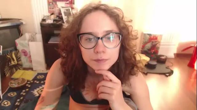 Image 4 of sunshinehella Stream on Chaturbate on 25 days ago