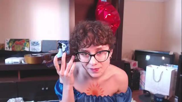 Image 11 of sunshinehella Stream on Chaturbate on 19 days ago