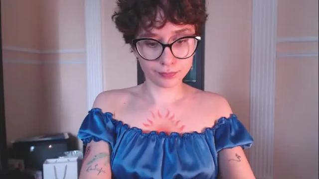 Image 4 of sunshinehella Stream on Chaturbate on 19 days ago