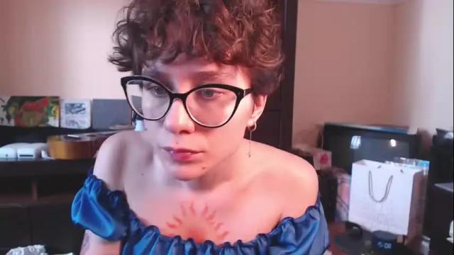 Image 6 of sunshinehella Stream on Chaturbate on 19 days ago