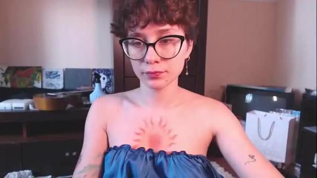 Image 7 of sunshinehella Stream on Chaturbate on 19 days ago