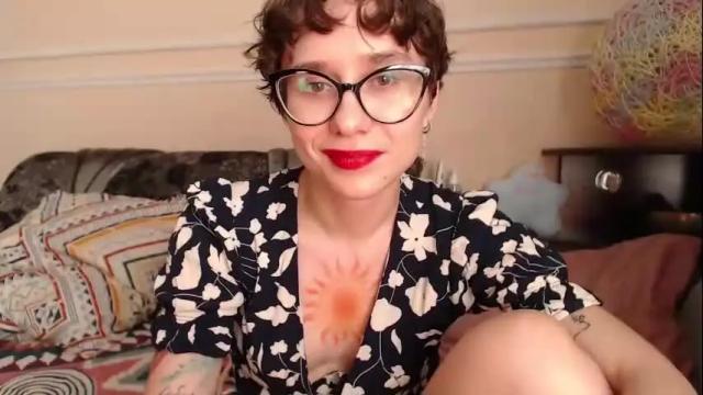 Image 10 of sunshinehella Stream on Chaturbate on 9 days ago