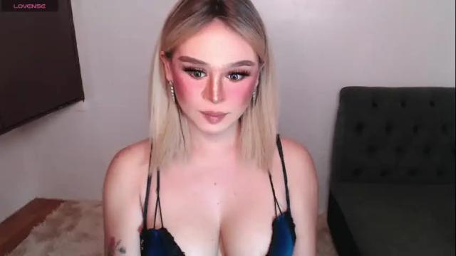 Image 2 of superh0tangelxx Stream on Chaturbate on 10 days ago