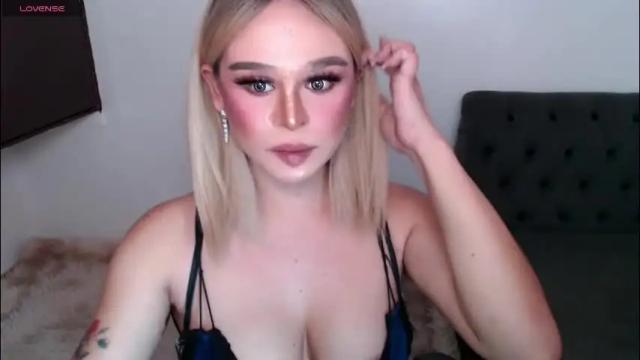 Image 6 of superh0tangelxx Stream on Chaturbate on 1 month ago