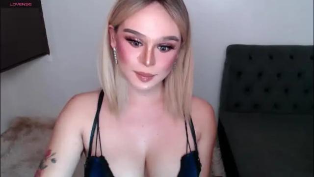 Image 7 of superh0tangelxx Stream on Chaturbate on 1 month ago