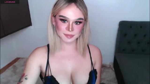 Image 2 of superh0tangelxx Stream on Chaturbate on 1 month ago