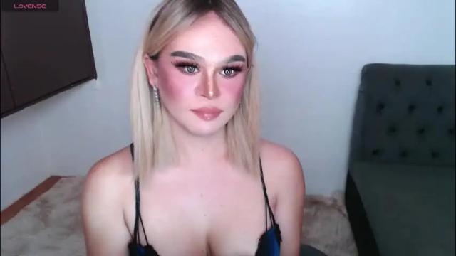 Image 4 of superh0tangelxx Stream on Chaturbate on 1 month ago
