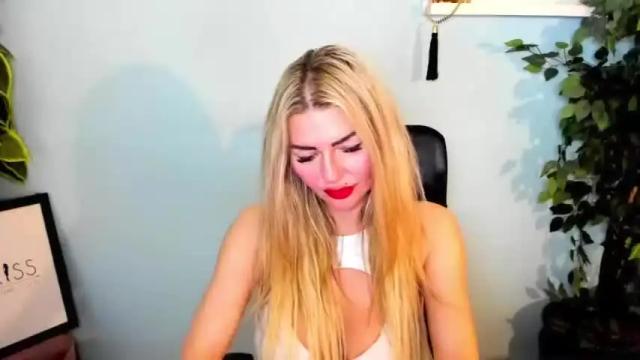 Image 3 of suri4flirt Stream on Chaturbate on 13 months ago