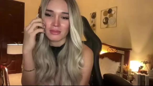 Image 10 of surprisecockmia Stream on Chaturbate on 14 months ago
