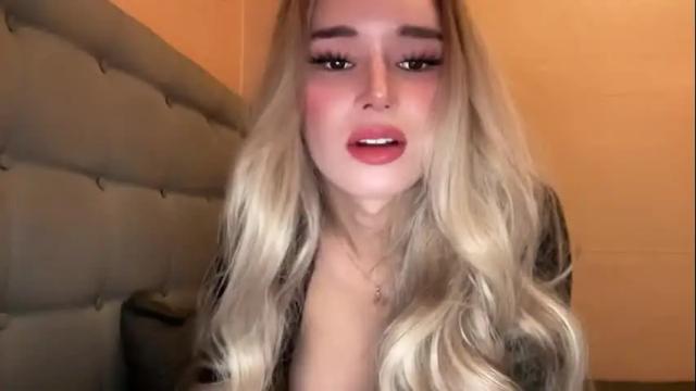Thumbnail 2, surprisecockmia's Stream at Chaturbate, 1 month ago