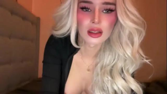 Image 8 of surprisecockmia Stream on Chaturbate on 10 days ago