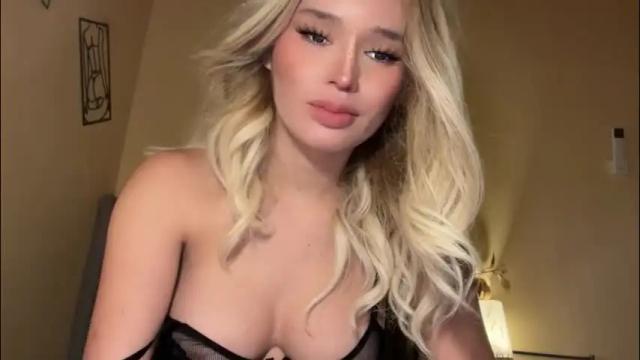 Thumbnail 3, surprisecockmia's Stream at Chaturbate, 1 month ago