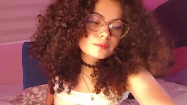 Image 6 of susan_bluee Stream on Chaturbate on 8 months ago