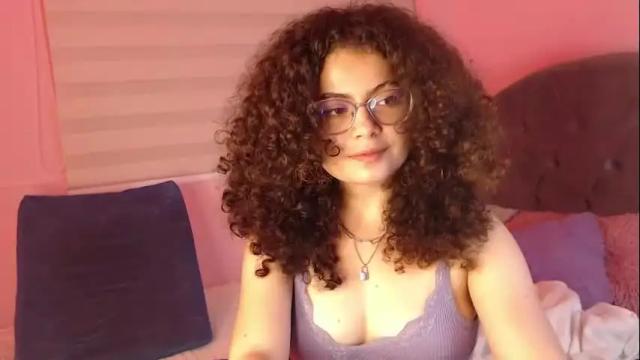 Image 10 of susan_bluee Stream on Chaturbate on 8 months ago