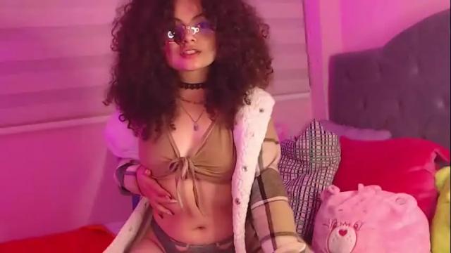 Image 4 of susan_bluee Stream on Chaturbate on 7 months ago