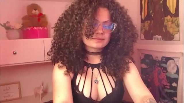 Image 4 of susan_bluee Stream on Chaturbate on 5 months ago