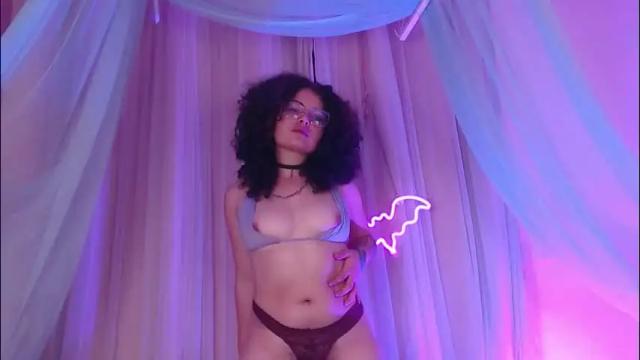 Image 6 of susan_bluee Stream on Chaturbate on 2 months ago