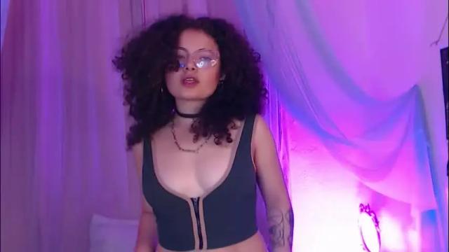 Image 3 of susan_bluee Stream on Chaturbate on 2 months ago