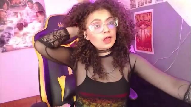 Image 2 of susan_bluee Stream on Chaturbate on 1 month ago