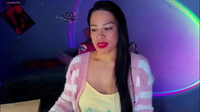 Image 10 of susan_ramires Stream on Chaturbate on 2 months ago