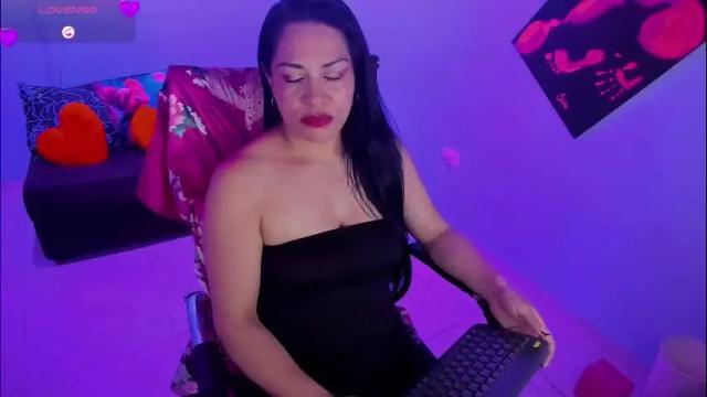 Image 10 of susan_ramires Stream on Chaturbate on 28 days ago