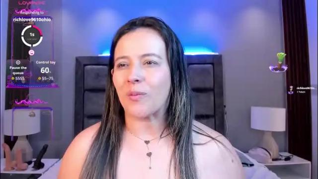 Image 4 of susann_ross Stream on Chaturbate on 6 days ago