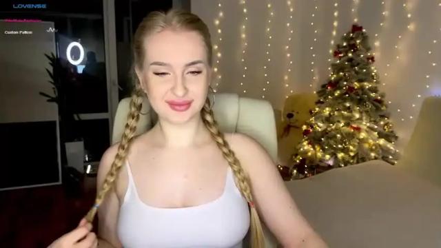 Image 4 of susie_dream_22 Stream on Chaturbate on 16 months ago