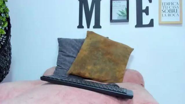 Image 4 of susie_kiss Stream on Chaturbate on 17 months ago