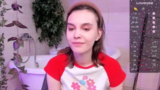 Image 8 of susiemorris Stream on Chaturbate on 12 months ago
