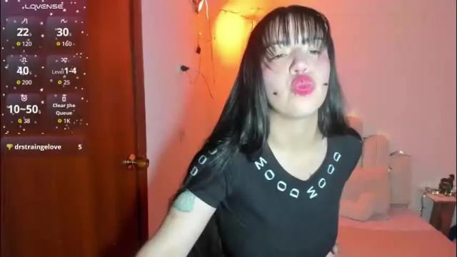 Image 2 of sussy_vanguash Stream on Chaturbate on 1 month ago