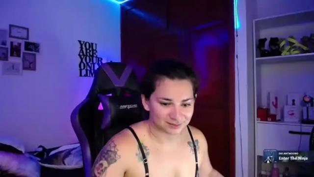 Image 8 of sux_ink Stream on Chaturbate on 13 months ago