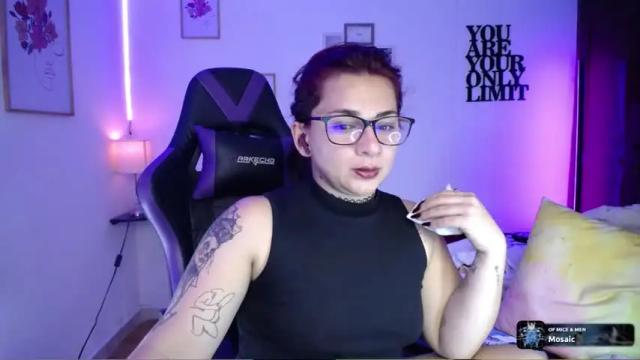 Image 4 of sux_ink Stream on Chaturbate on 12 months ago