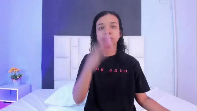 Image 3 of suzanelee Stream on Chaturbate on 9 months ago