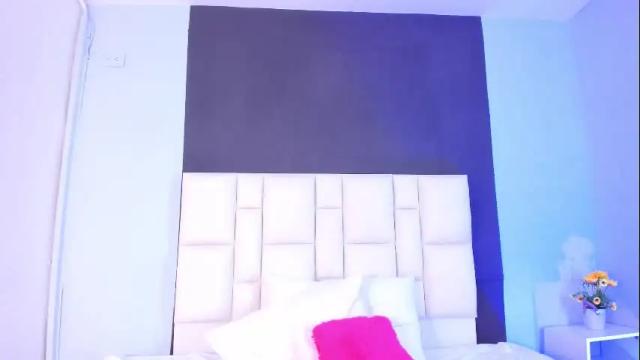 Image 2 of suzanelee Stream on Chaturbate on 8 months ago