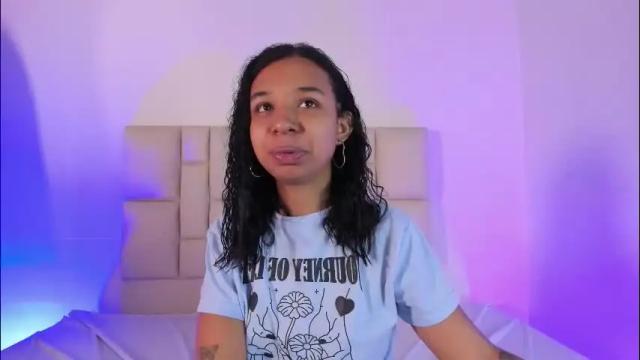 Image 2 of suzanelee Stream on Chaturbate on 5 months ago