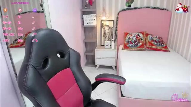 Image 3 of suzetmonaco Stream on Chaturbate on 1 month ago