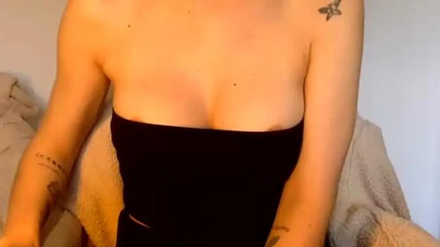 Image 8 of suzysummerrrrrrrrr Stream on Chaturbate on 16 days ago