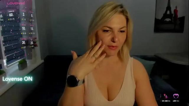 Image 11 of sweet___margaret Stream on Chaturbate on 2 months ago