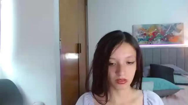 Image 3 of sweet__carolinne Stream on Chaturbate on 16 months ago