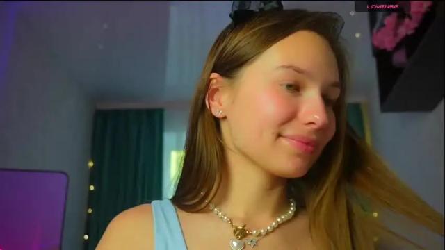 Image 6 of sweet__kitty__11 Stream on Chaturbate on 1 month ago
