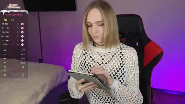 Image 7 of sweet_ali3s Stream on Chaturbate on 15 months ago