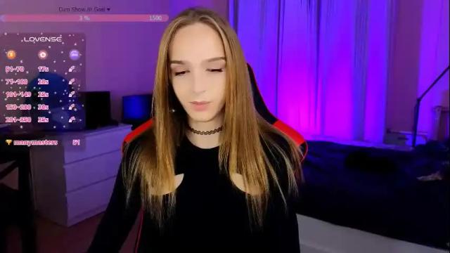Image 4 of sweet_ali3s Stream on Chaturbate on 27 days ago